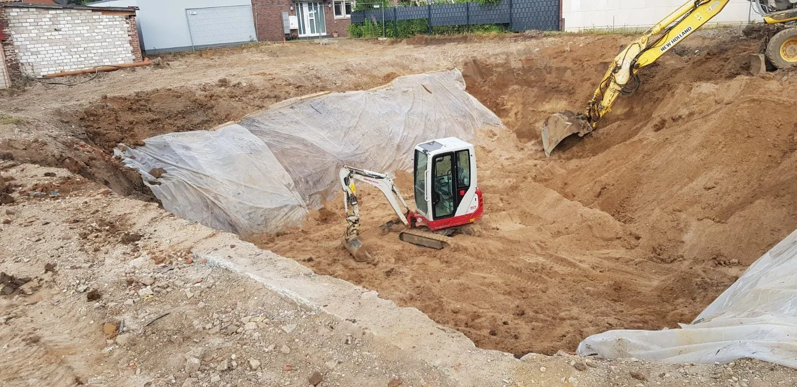 Minibagger von EKO Bau im Einsatz in Solingen