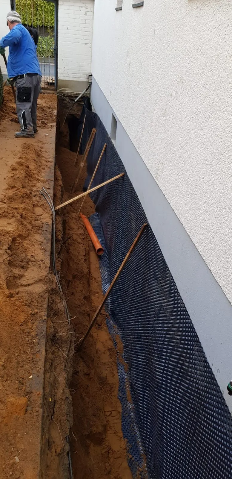 Feuchtes Mauerwerk trockenlegen